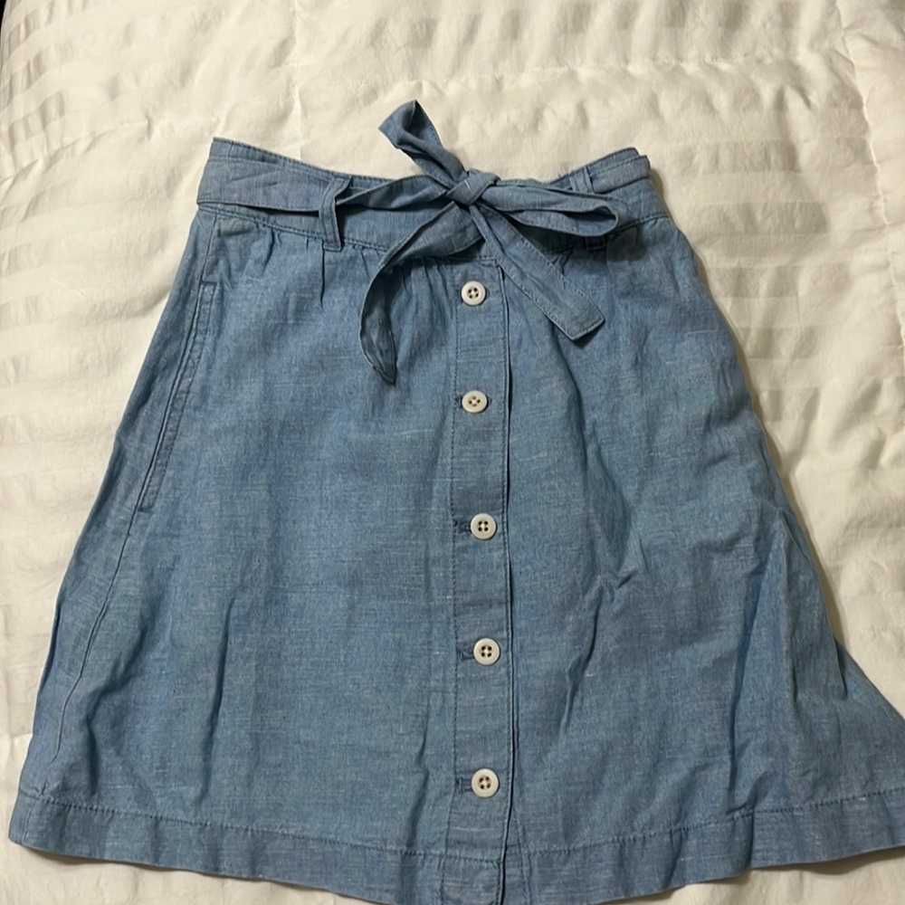 Madewell chambray mini skirt with front button detail sz 00 EUC